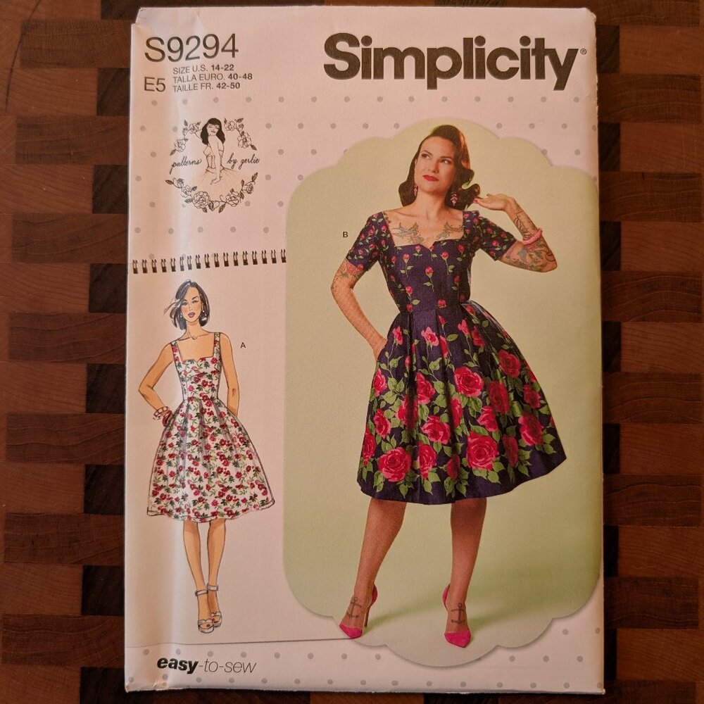 Simplicity 9294 - Uncut - Patterns by Gertie - Sizes 14-22 - Pleated skirt Dress